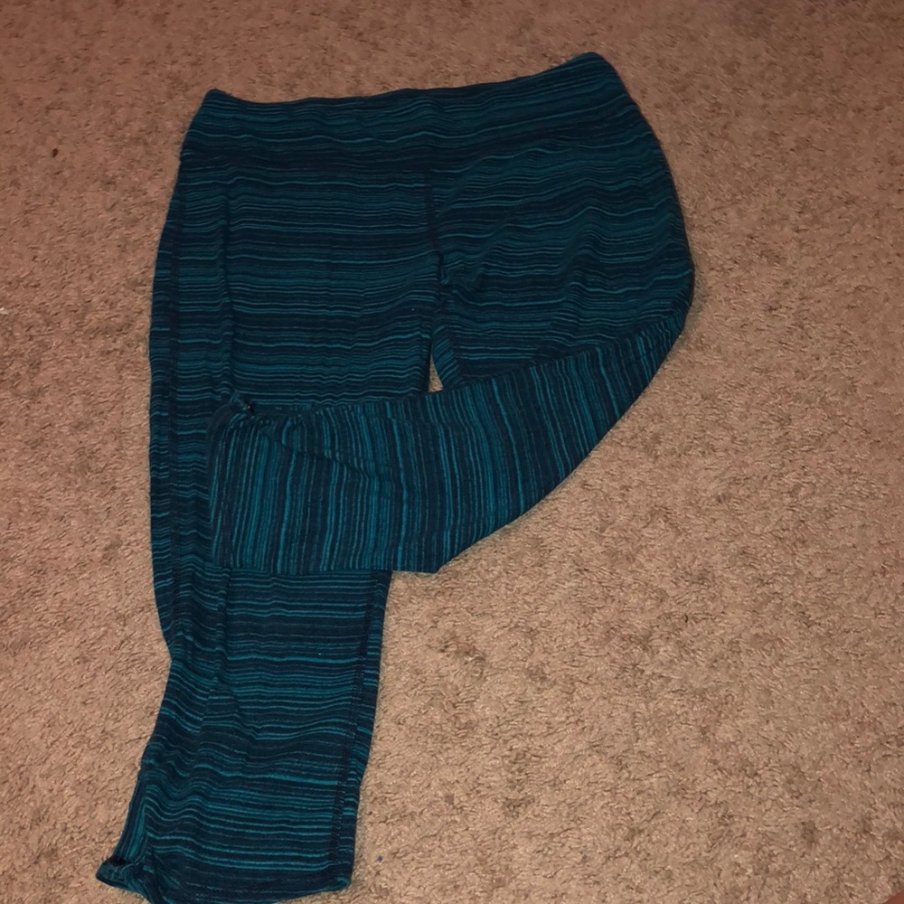 Cropped athletic leggings